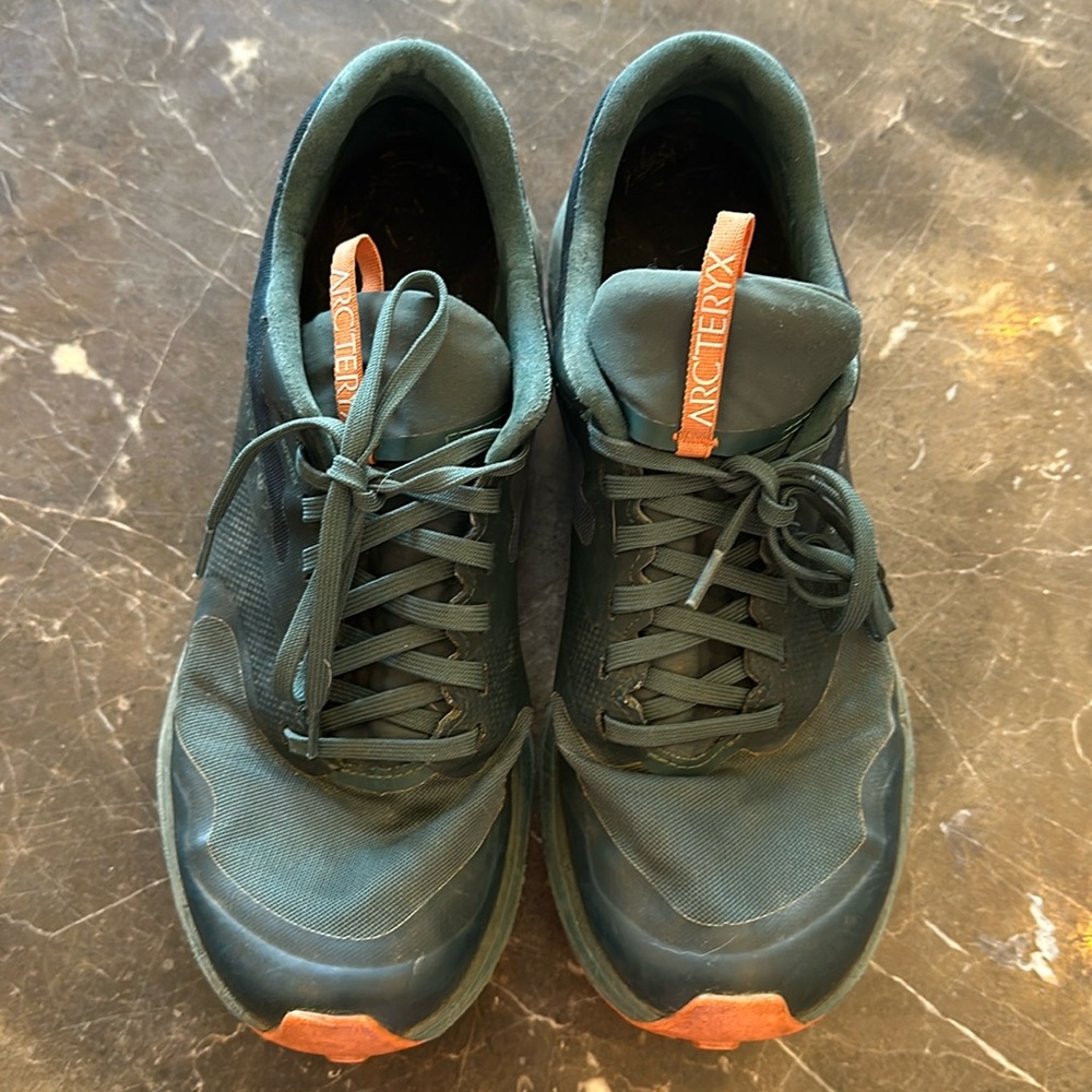 Arc’teryx norvan 2 gortex shoes 7.5 women’s